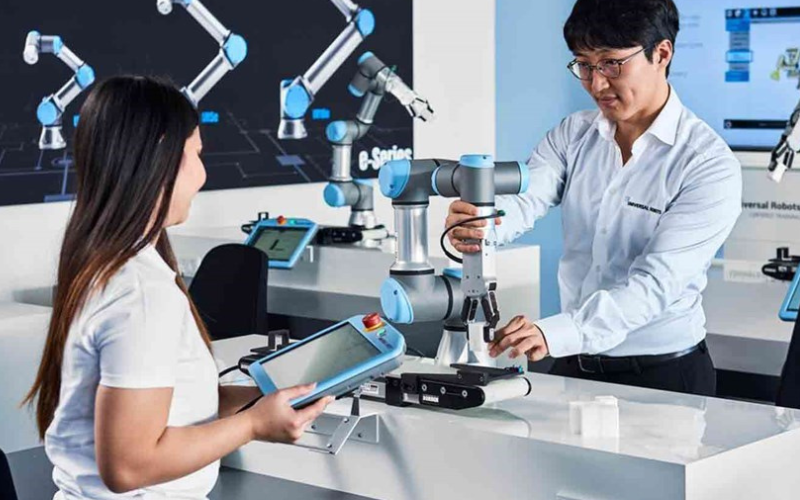 Pelatihan di Robotics & IT Academy Mendorong Inovasi di Bidang Teknologi