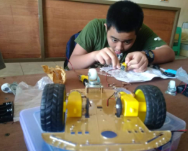 Pembuatan Robot Pengikut Garis (Line Follower Robot)